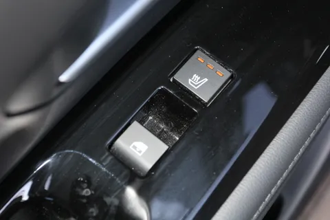 EF24VDD Hyundai Tucson 1.6T Plug-in Hybrid Premium 5dr 4WD Auto Thumbnail #12