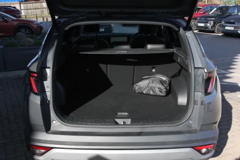 EF24VDD Hyundai Tucson 1.6T Plug-in Hybrid Premium 5dr 4WD Auto Thumbnail #16