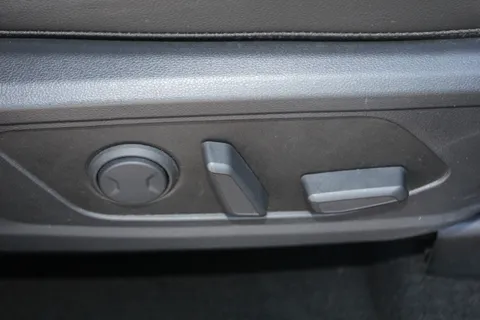 EF24VDD Hyundai Tucson 1.6T Plug-in Hybrid Premium 5dr 4WD Auto Thumbnail #20