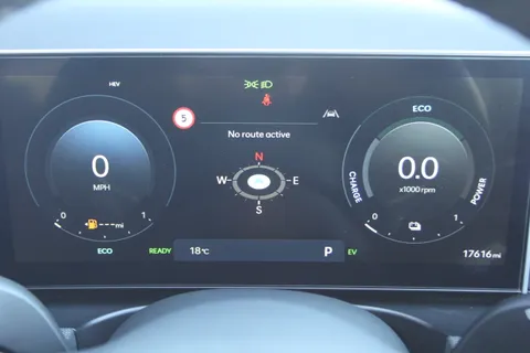 EF24VDD Hyundai Tucson 1.6T Plug-in Hybrid Premium 5dr 4WD Auto Thumbnail #22