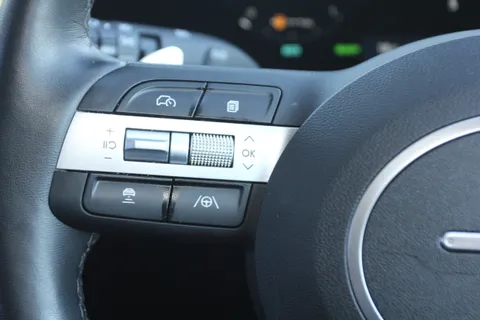 EF24VDD Hyundai Tucson 1.6T Plug-in Hybrid Premium 5dr 4WD Auto Thumbnail #23