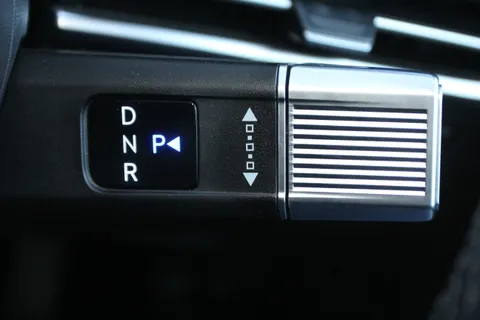 EF24VDD Hyundai Tucson 1.6T Plug-in Hybrid Premium 5dr 4WD Auto Thumbnail #27