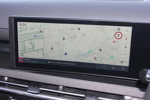 EF24VDD Hyundai Tucson 1.6T Plug-in Hybrid Premium 5dr 4WD Auto Thumbnail #32