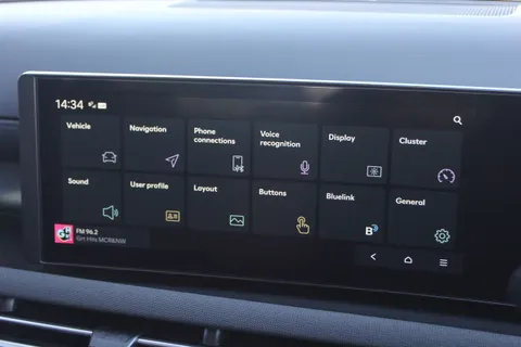 EF24VDD Hyundai Tucson 1.6T Plug-in Hybrid Premium 5dr 4WD Auto Thumbnail #34