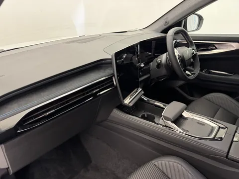 PK75ZTG Renault Austral E-Tech Full Hybrid Techno Esprit Alpine 5dr Auto Thumbnail #12