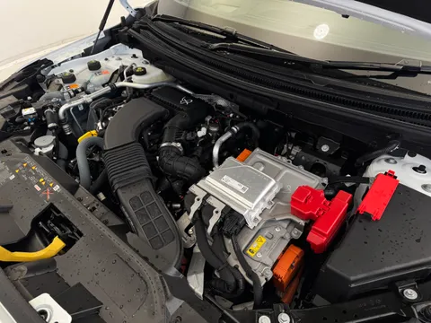 PK75ZTG Renault Austral E-Tech Full Hybrid Techno Esprit Alpine 5dr Auto Thumbnail #31