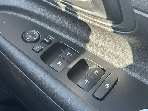 DT24EKR Hyundai Bayon 1.0 TGDi Advance 5dr Thumbnail #28