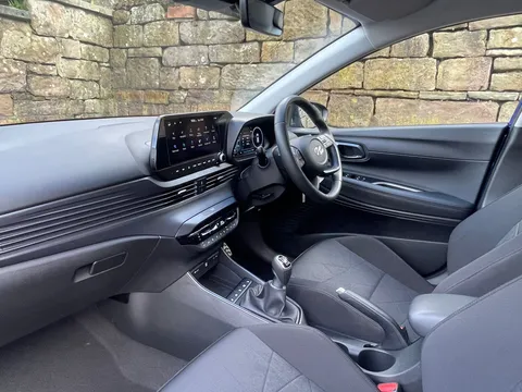 MW73YHM Hyundai Bayon 1.0 TGDi 48V MHEV Premium 5dr Thumbnail #20