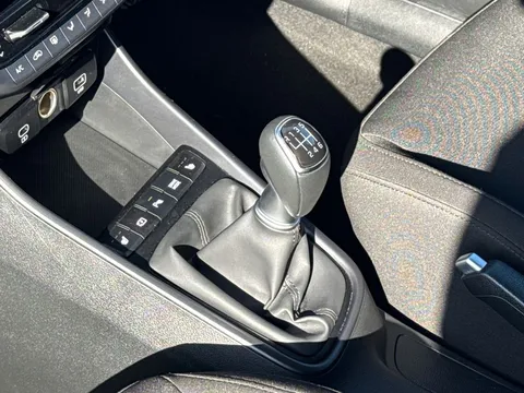 EA25AZN Hyundai i20 1.0T GDi Premium 5dr Thumbnail #14