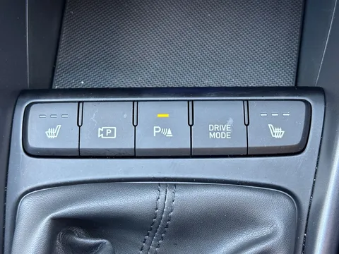 EA25AZN Hyundai i20 1.0T GDi Premium 5dr Thumbnail #22