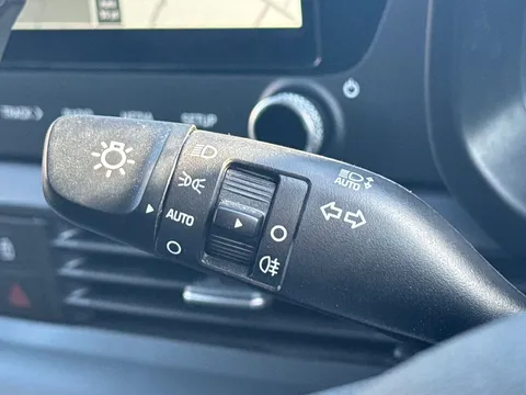 EA25AZN Hyundai i20 1.0T GDi Premium 5dr Thumbnail #30