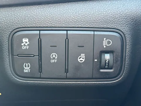 EA25AZN Hyundai i20 1.0T GDi Premium 5dr Thumbnail #33