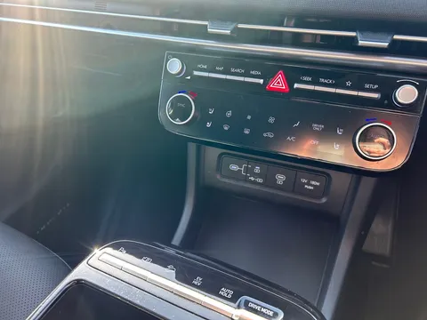 EN25THF Hyundai Tucson 1.6T Plug-in Hybrid Ultimate 5dr Auto Thumbnail #17