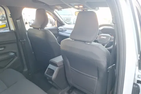 BF75YLE Dacia Duster 1.2 TCe 130 Journey 5dr Thumbnail #25