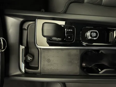 KR23MFY Volvo XC60 2.0 B4D Plus Dark 5dr AWD Geartronic Thumbnail #18