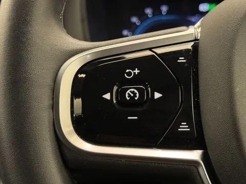 KR23MFY Volvo XC60 2.0 B4D Plus Dark 5dr AWD Geartronic Thumbnail #24