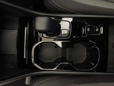 DS72XFD Volvo XC40 1.5 T4 Recharge PHEV Plus Dark 5dr Auto Thumbnail #15