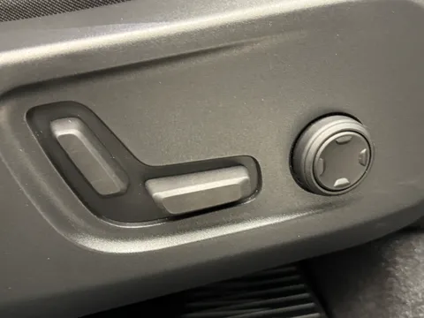 DS72XFD Volvo XC40 1.5 T4 Recharge PHEV Plus Dark 5dr Auto Thumbnail #22