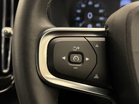 DS72XFD Volvo XC40 1.5 T4 Recharge PHEV Plus Dark 5dr Auto Thumbnail #24