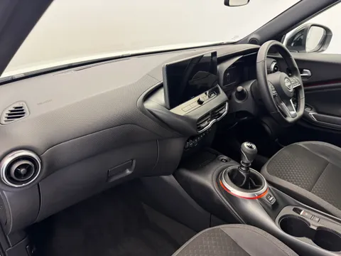 OW25AYY Nissan Juke 1.0 DiG-T N-Connecta 5dr Thumbnail #15