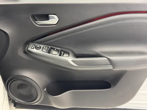 OW25AYY Nissan Juke 1.0 DiG-T N-Connecta 5dr Thumbnail #20