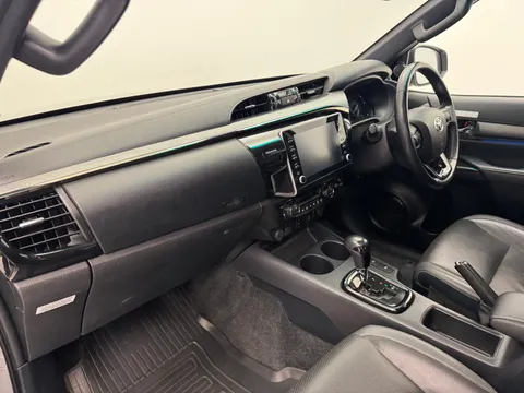 DS23HNX Toyota Hilux Invincible X D/Cab Pick Up 2.8 D-4D Auto Thumbnail #13