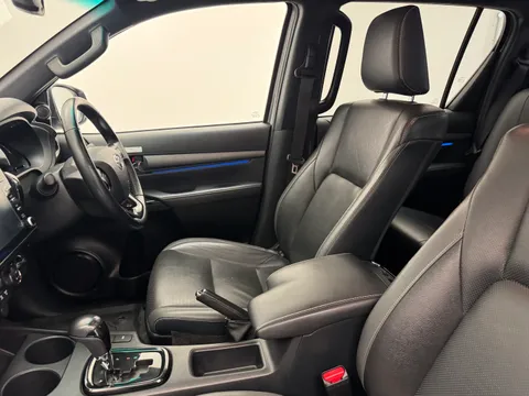 DS23HNX Toyota Hilux Invincible X D/Cab Pick Up 2.8 D-4D Auto Thumbnail #14