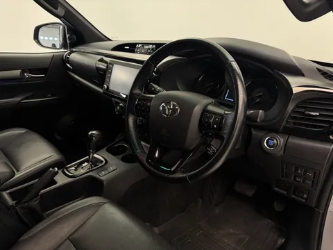 DS23HNX Toyota Hilux Invincible X D/Cab Pick Up 2.8 D-4D Auto Thumbnail #20