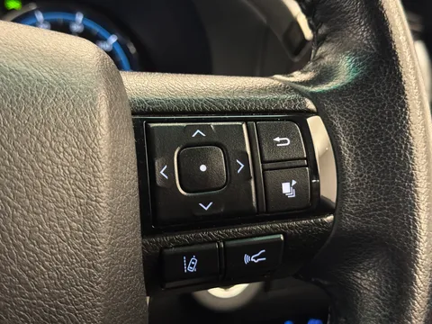 DS23HNX Toyota Hilux Invincible X D/Cab Pick Up 2.8 D-4D Auto Thumbnail #22