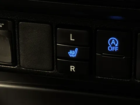 DS23HNX Toyota Hilux Invincible X D/Cab Pick Up 2.8 D-4D Auto Thumbnail #26