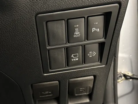 DS23HNX Toyota Hilux Invincible X D/Cab Pick Up 2.8 D-4D Auto Thumbnail #29