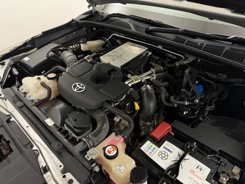 DS23HNX Toyota Hilux Invincible X D/Cab Pick Up 2.8 D-4D Auto Thumbnail #30