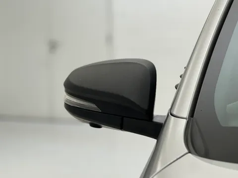 DS23HNX Toyota Hilux Invincible X D/Cab Pick Up 2.8 D-4D Auto Thumbnail #31