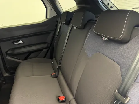 MC74ODJ Dacia Duster 1.2 TCe 130 Journey 5dr Thumbnail #10