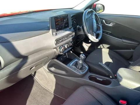 DU22WXD Hyundai Kona 1.0 TGDi 48V MHEV SE Connect 5dr Thumbnail #5