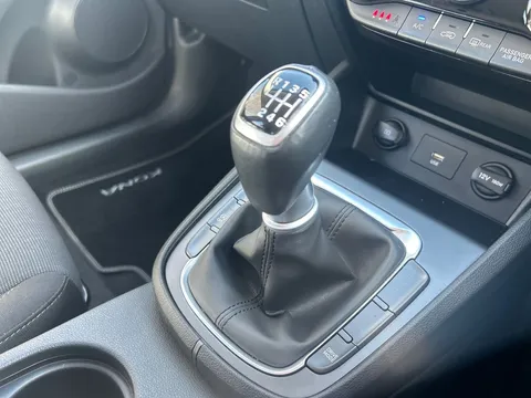 DU22WXD Hyundai Kona 1.0 TGDi 48V MHEV SE Connect 5dr Thumbnail #14