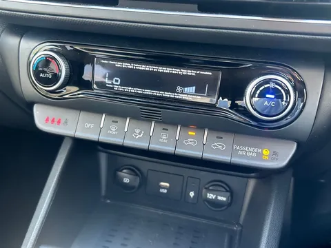 AF23WDP Hyundai Kona 1.0 TGDi 48V MHEV Premium 5dr Thumbnail #19