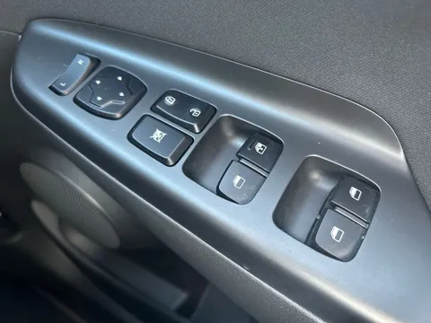 DU22WXD Hyundai Kona 1.0 TGDi 48V MHEV SE Connect 5dr Thumbnail #21