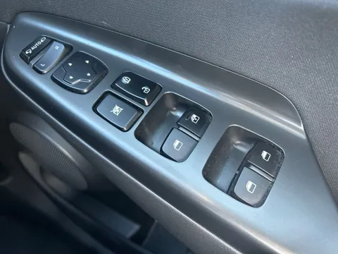 AF23WDP Hyundai Kona 1.0 TGDi 48V MHEV Premium 5dr Thumbnail #24