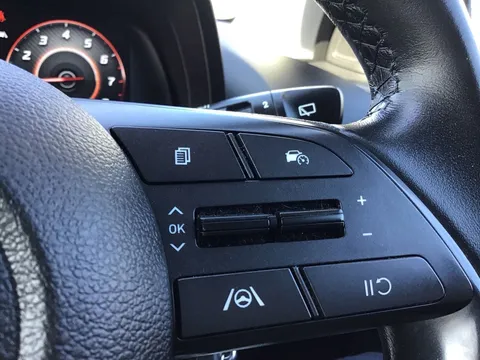 DV22KWY Hyundai i20 1.0T GDi 48V MHD SE Connect 5dr Thumbnail #18