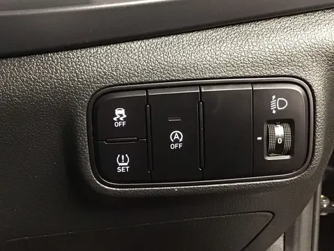 DV22KWY Hyundai i20 1.0T GDi 48V MHD SE Connect 5dr Thumbnail #25