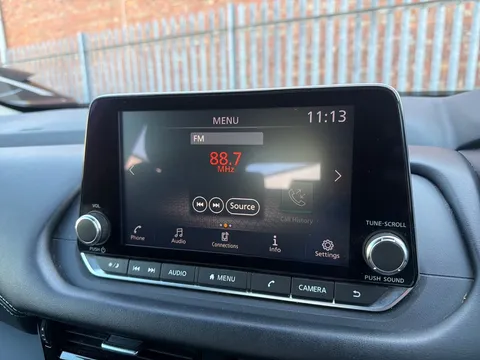 FY72VPG Nissan Qashqai 1.3 DiG-T MH 158 Acenta Premium 5dr Thumbnail #14