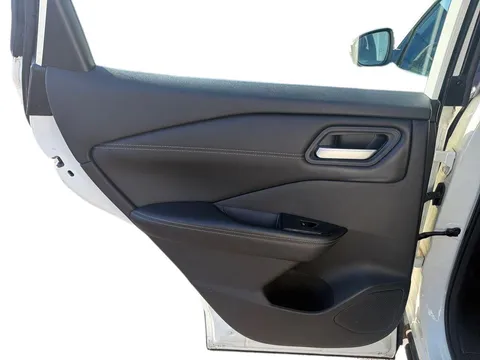 FY72VPG Nissan Qashqai 1.3 DiG-T MH 158 Acenta Premium 5dr Thumbnail #16