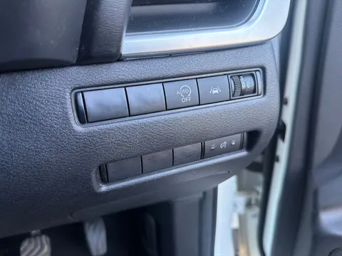 FY72VPG Nissan Qashqai 1.3 DiG-T MH 158 Acenta Premium 5dr Thumbnail #23