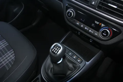 DG25CJY Hyundai i10 1.0 [63] Premium 5dr [Nav] Thumbnail #23