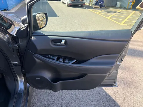 17 of 25 for Nissan LEAF 160kW e+ Tekna 62kWh 5dr Auto