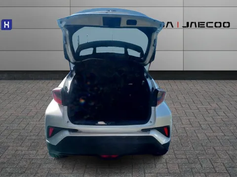 MF68UBM Toyota C-HR 1.8 Hybrid Dynamic 5dr CVT Thumbnail #9