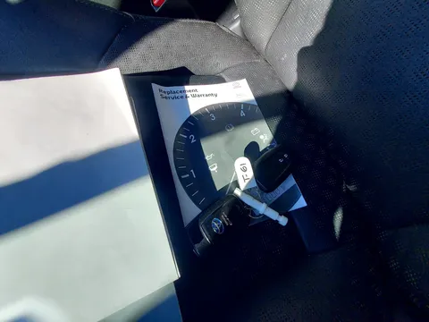 MF68UBM Toyota C-HR 1.8 Hybrid Dynamic 5dr CVT Thumbnail #13