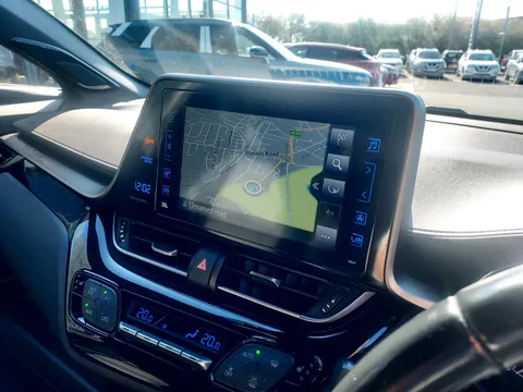 MF68UBM Toyota C-HR 1.8 Hybrid Dynamic 5dr CVT Thumbnail #17