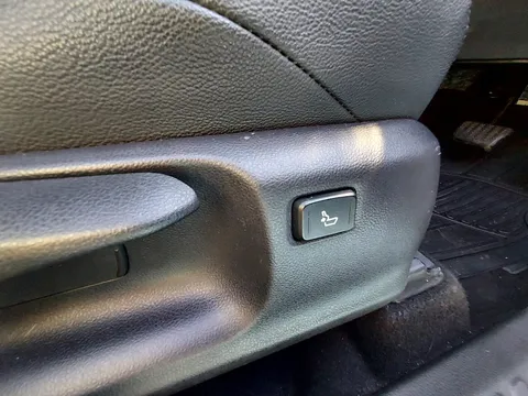 MF68UBM Toyota C-HR 1.8 Hybrid Dynamic 5dr CVT Thumbnail #21